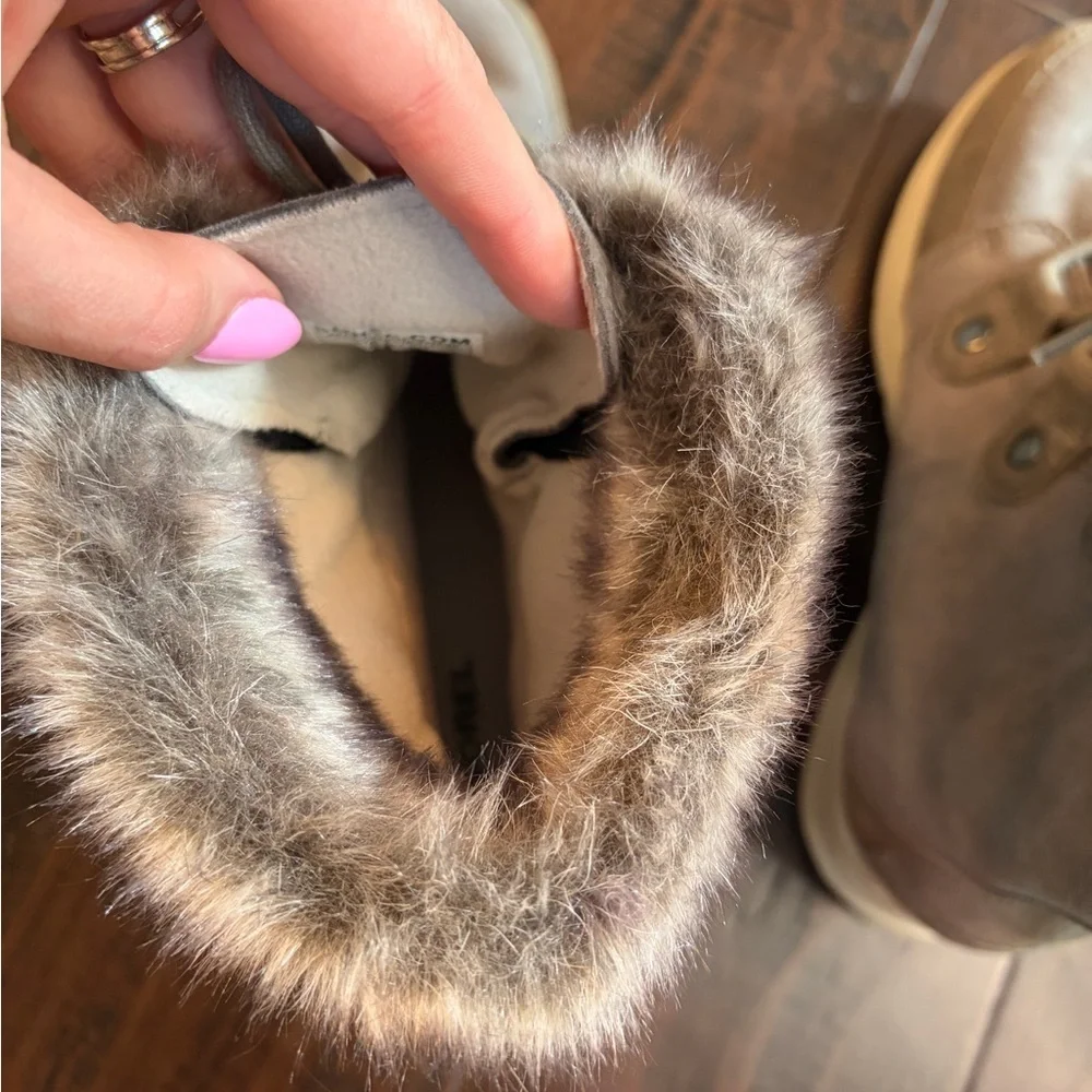 Sorel explorer Joan waterproof winter boots warm lace up boots size 8 outdoorsy